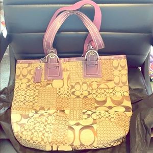 Authentic large coach bag with wallet  💗